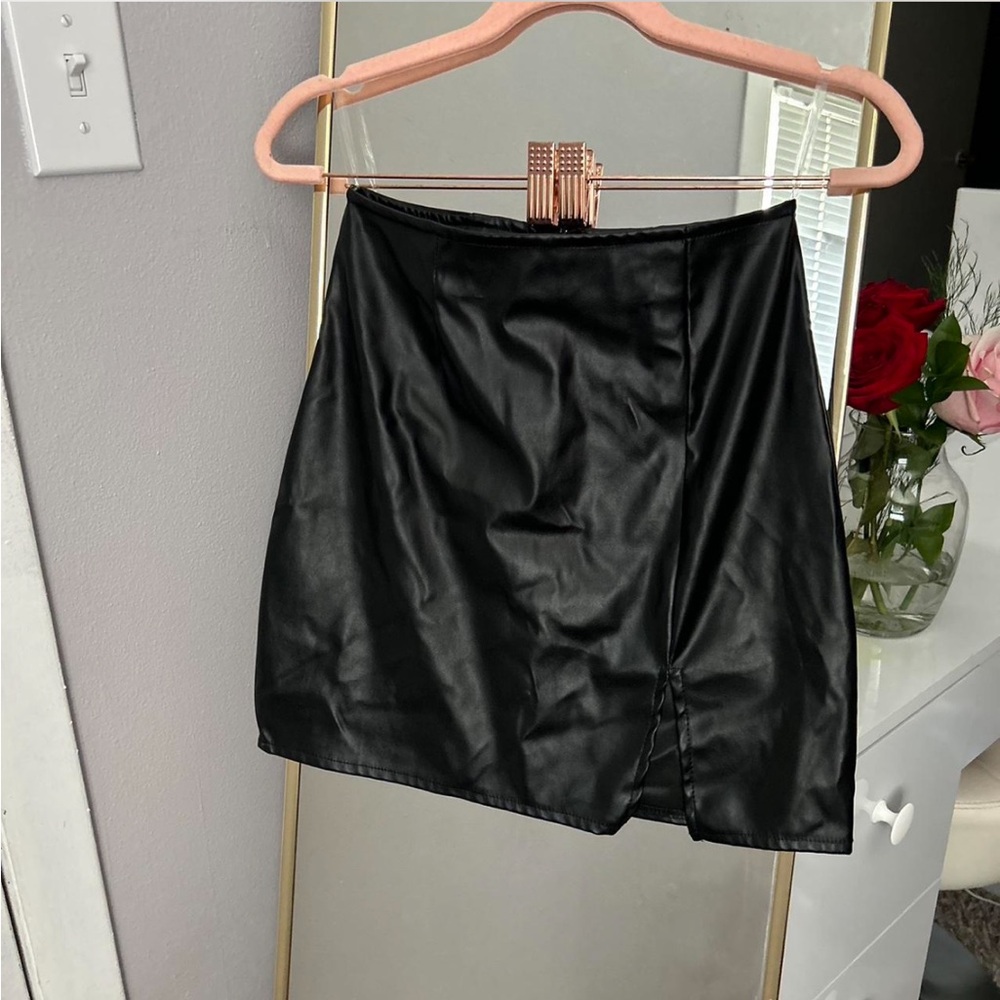 windsor black faux leather skirt with slit on the side #business #fall